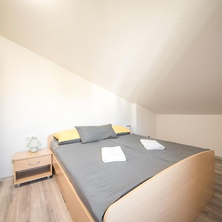 Apartments And Rooms By The Sea Vrsi - Mulo, Zadar - 5848 Exterior photo