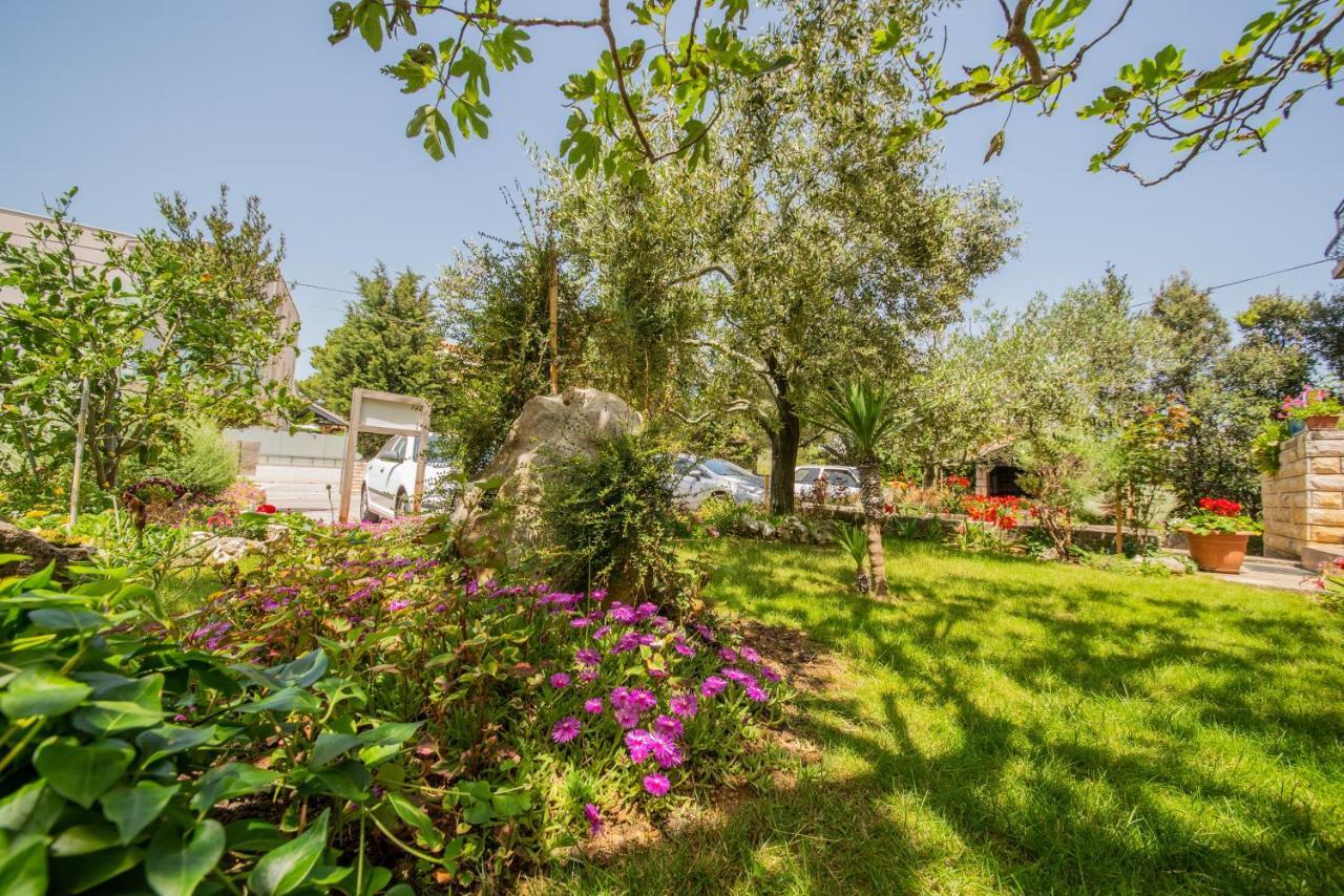 Apartments And Rooms By The Sea Vrsi - Mulo, Zadar - 5848 Exterior photo
