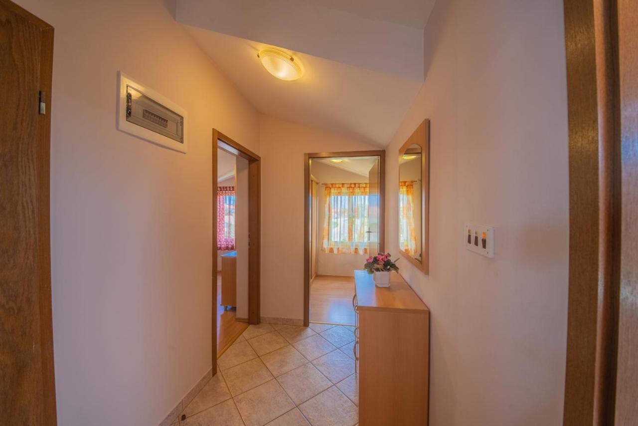 Apartments And Rooms By The Sea Vrsi - Mulo, Zadar - 5848 Exterior photo