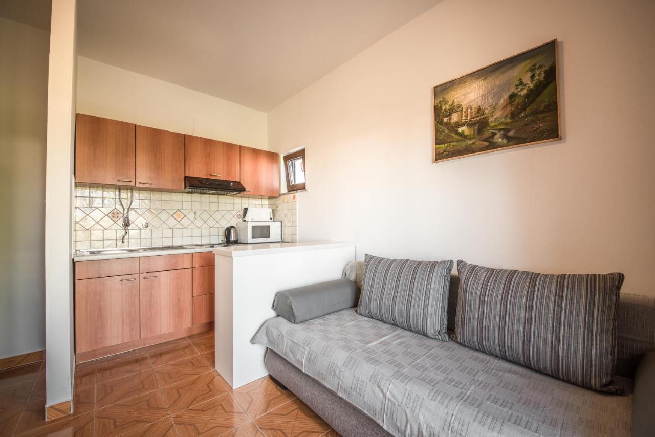Apartments And Rooms By The Sea Vrsi - Mulo, Zadar - 5848 Exterior photo