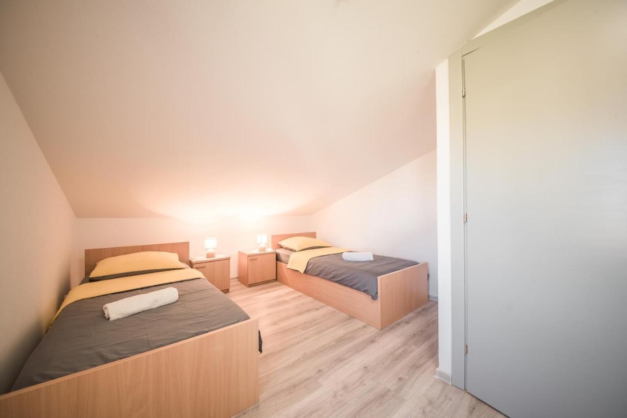 Apartments And Rooms By The Sea Vrsi - Mulo, Zadar - 5848 Exterior photo
