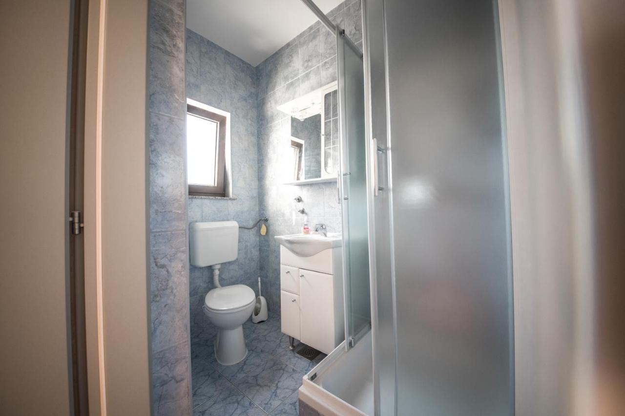 Apartments And Rooms By The Sea Vrsi - Mulo, Zadar - 5848 Exterior photo