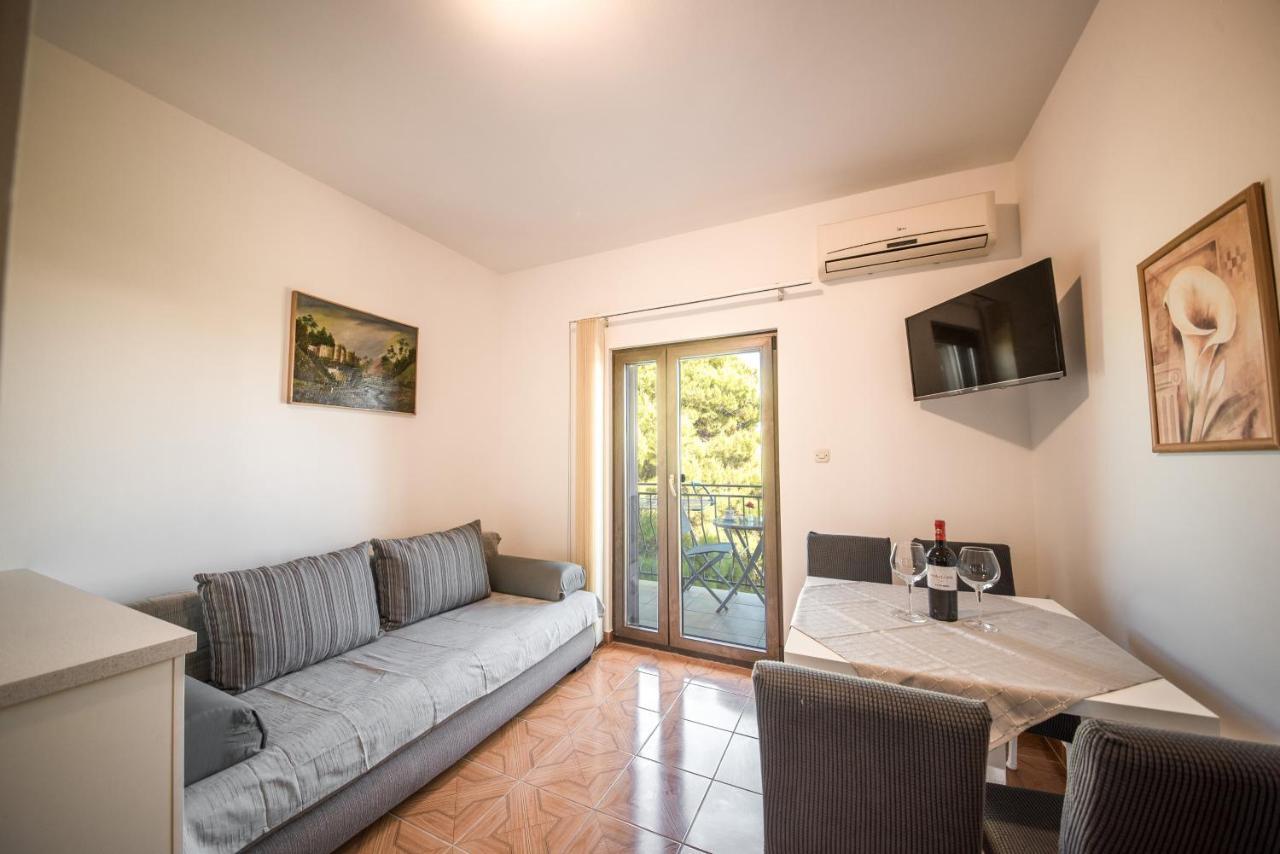 Apartments And Rooms By The Sea Vrsi - Mulo, Zadar - 5848 Exterior photo