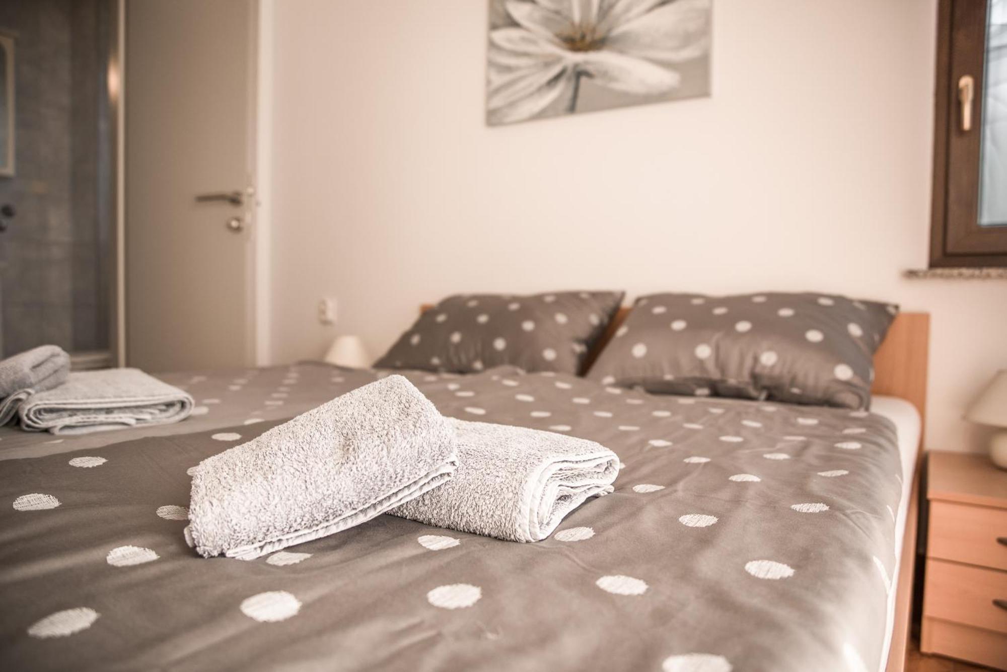 Apartments And Rooms By The Sea Vrsi - Mulo, Zadar - 5848 Room photo