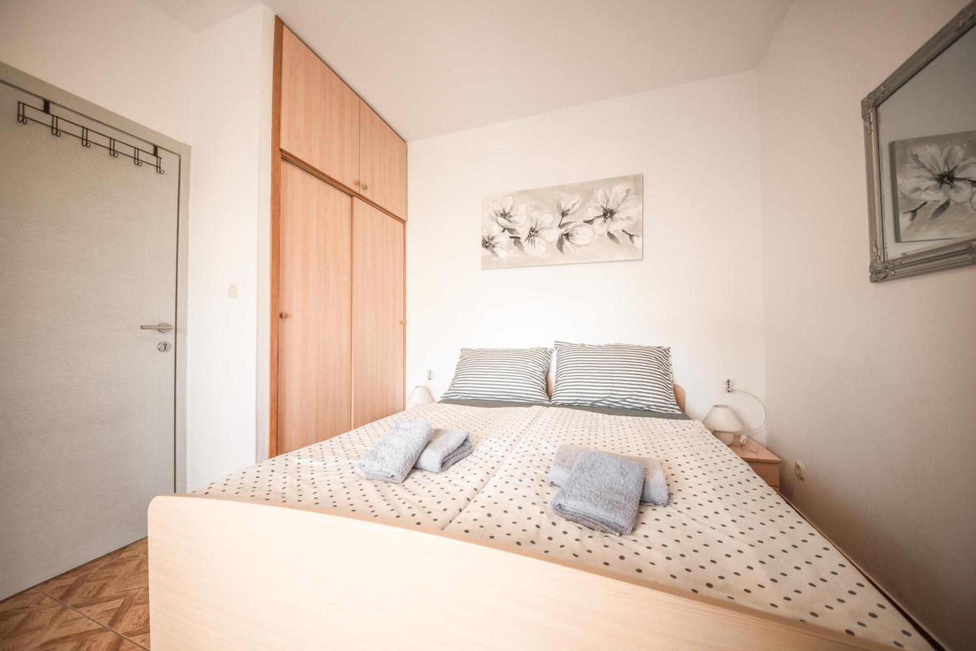 Apartments And Rooms By The Sea Vrsi - Mulo, Zadar - 5848 Room photo
