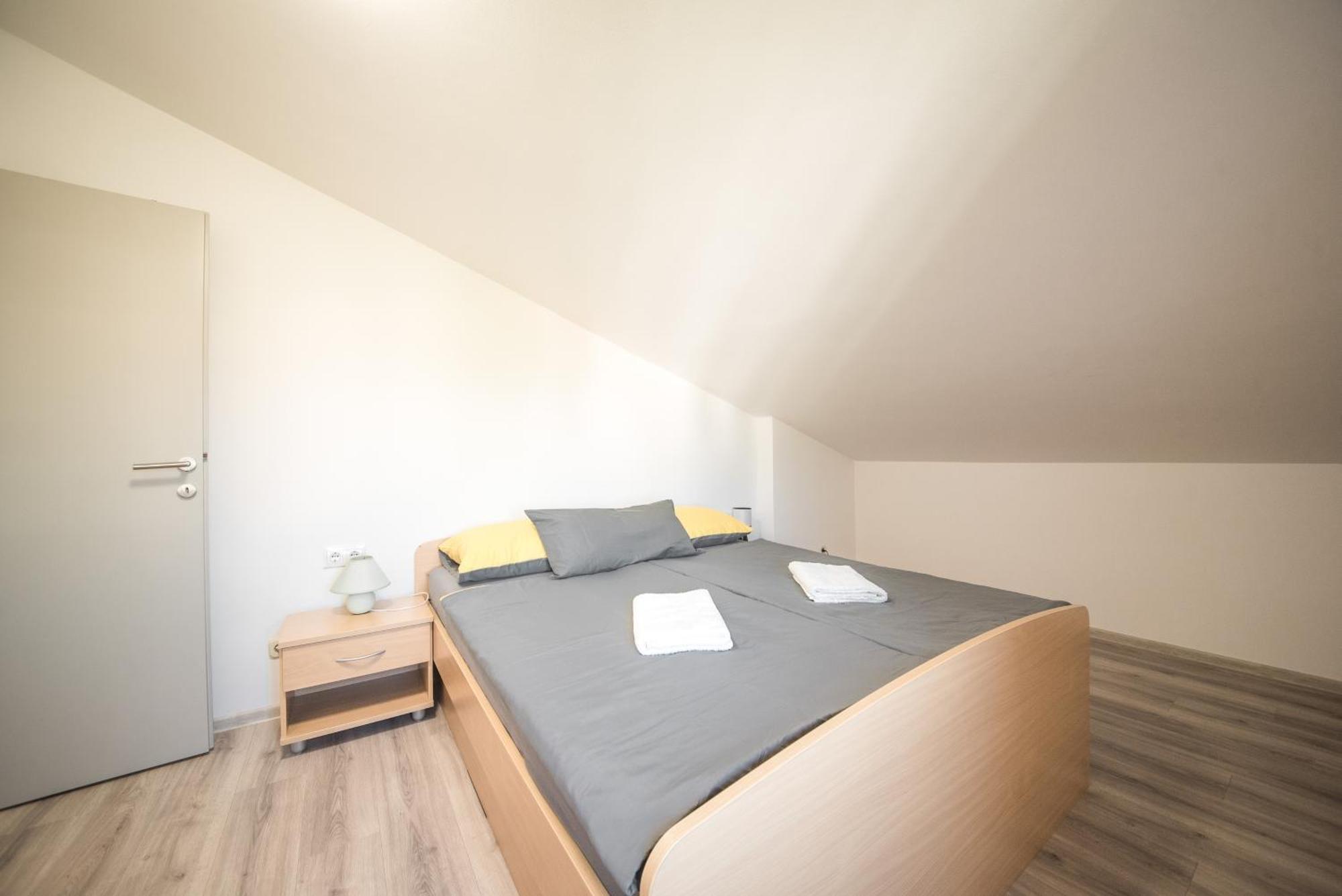 Apartments And Rooms By The Sea Vrsi - Mulo, Zadar - 5848 Exterior photo